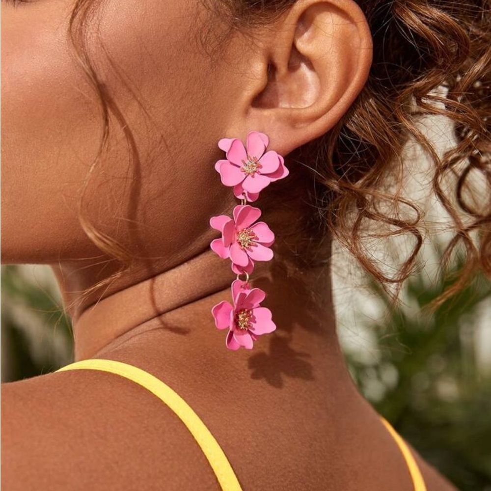 Hot pink flower drop earrings S658